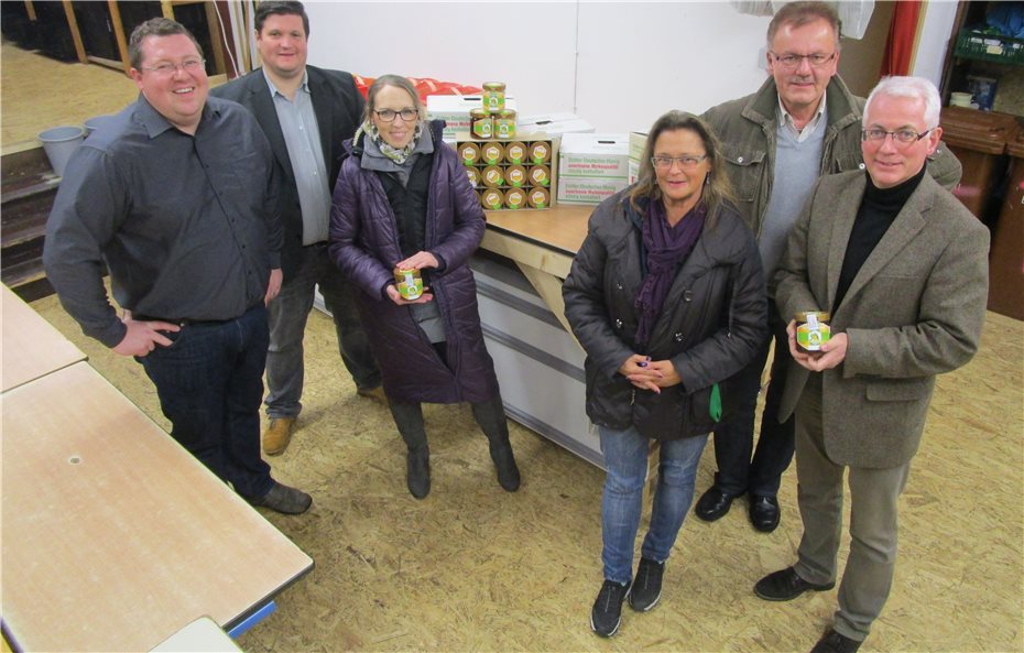 Imkerverein Puderbach spendet der Puderbacher Tafel Honig