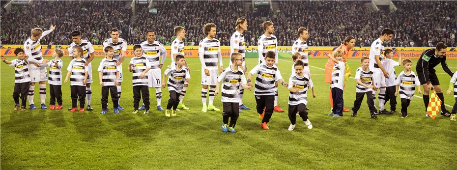 U9-Kids als Einlaufkinder
bei Borussia Mönchengladbach
