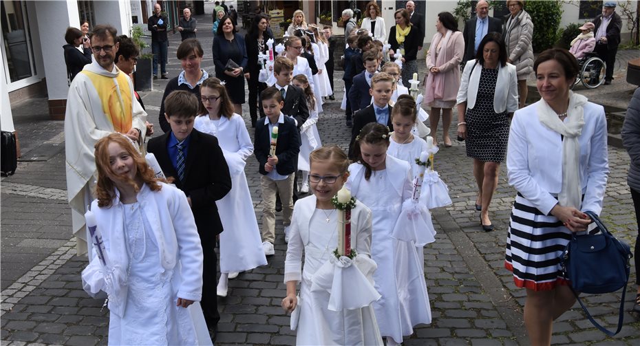 Auch Kinder aus dem
gesamten Stadtgebiet feiern in Ahrweiler