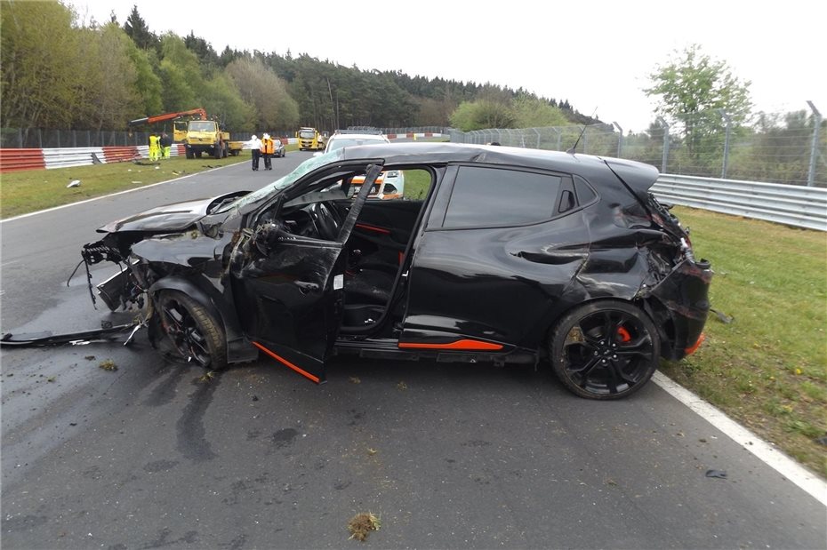 Mehrere schwere Verkehrsunfälle am Nürburgring-Nordschleife, Dorsel und Müsch