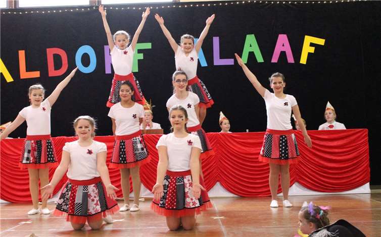 46. Sitzung des närrischen Nachwuchses auf der Bühne Auch die Waldorfer Majorettes wussten zu überzeugen.