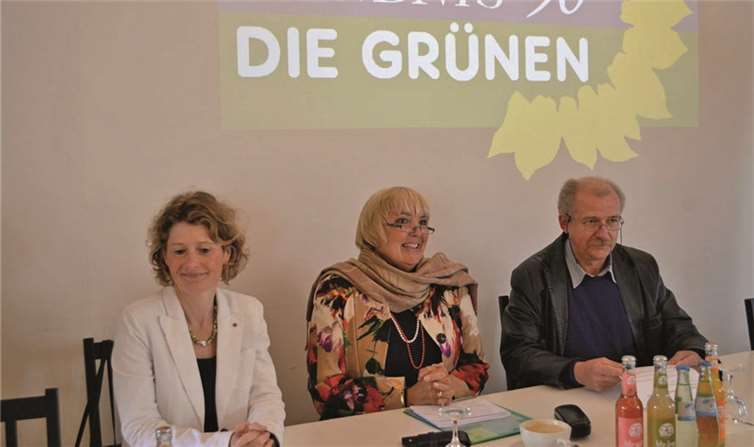 Über die katastrophale Flüchtlingsproblematik berichtet Claudia Roth (Mitte) referierte über die enorme Flüchtlingsproblematik aus Nahost und Afrika. AB
