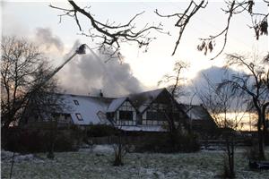 Brand eines Einfamilien- und eines unmittelbar angrenzenden Seminarhauses