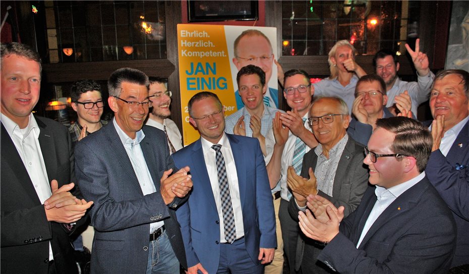 Jan Einig gewinnt
die erste Runde der OB Wahl