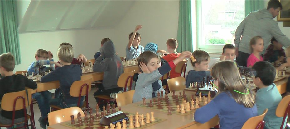 50 Schach Kinder beim
sechsten Schnupperturnier 2017