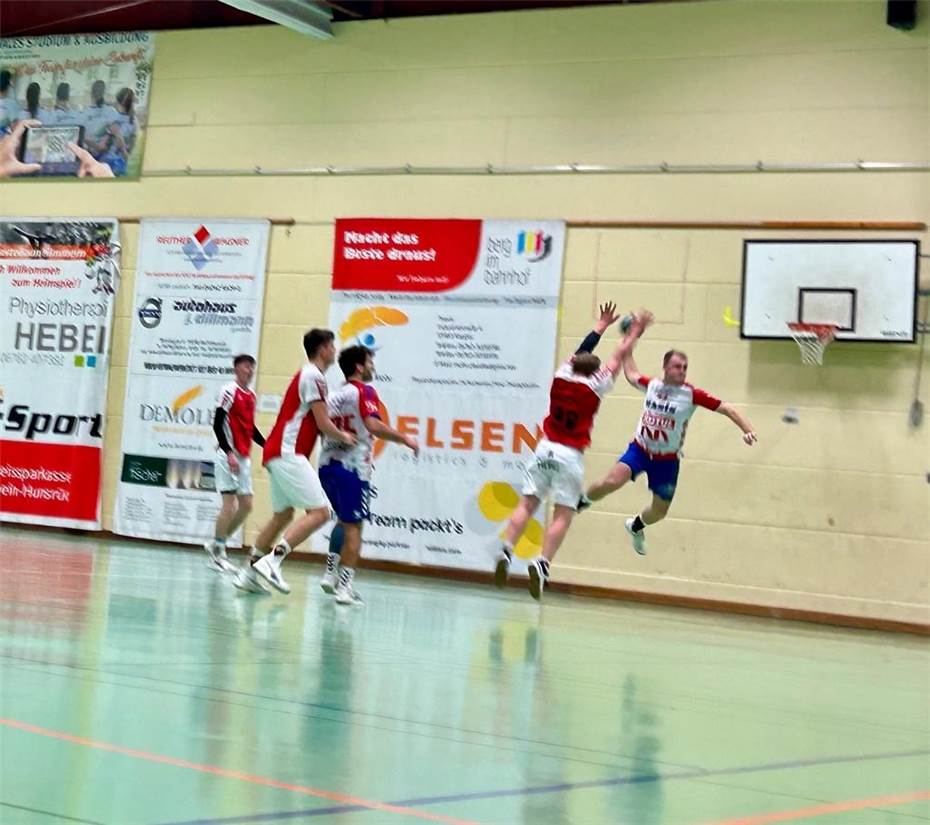 Handball Mülheim-Urmitz
besiegt die HSG Eckbachtal deutlich