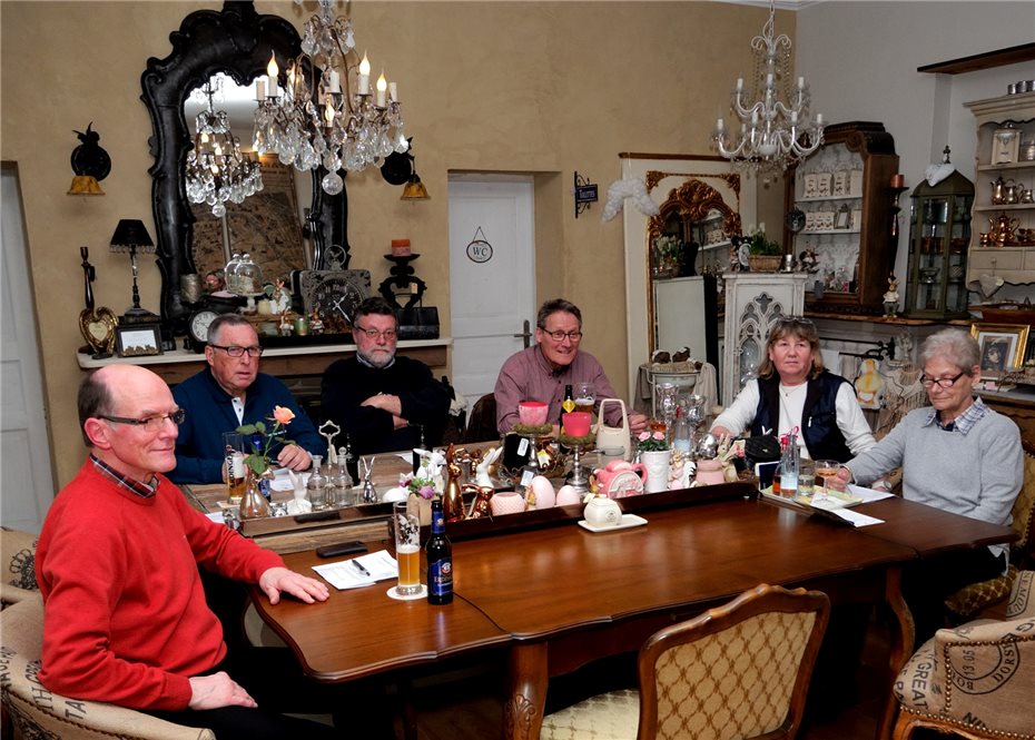 Mitgliederversammlung
im Antik-Café mit Rückblick auf 2016