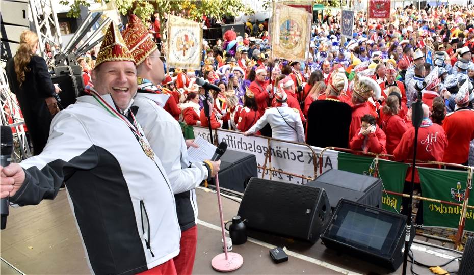 „En superjeile Zick“ mit 5500 Narren auf dem Münzplatz