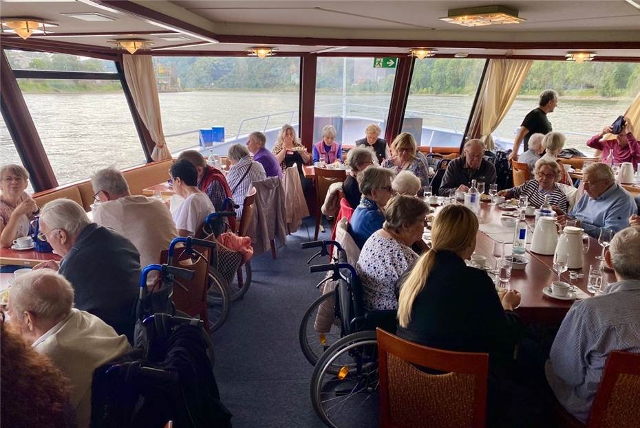 Toller Ausflug auf
Rhein und Mosel bei Kaffee und Kuchen