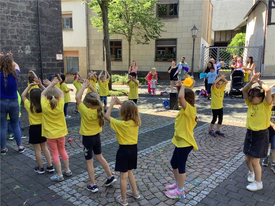 Abschiedsfest der „Giraffenbande“