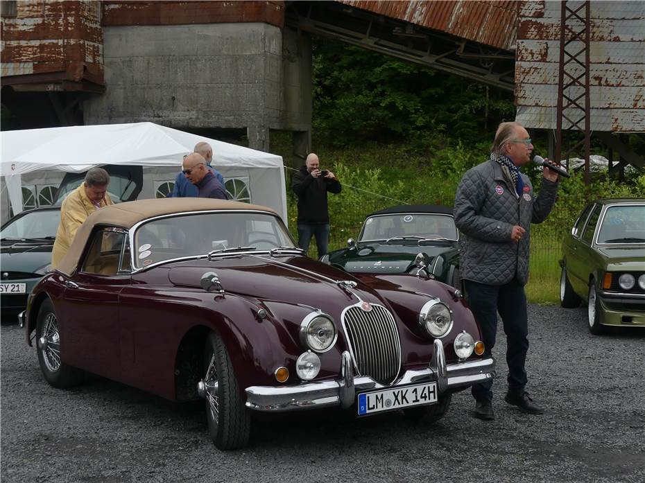 Schaulaufen bei Oldtimer im (Stöffel-)Park