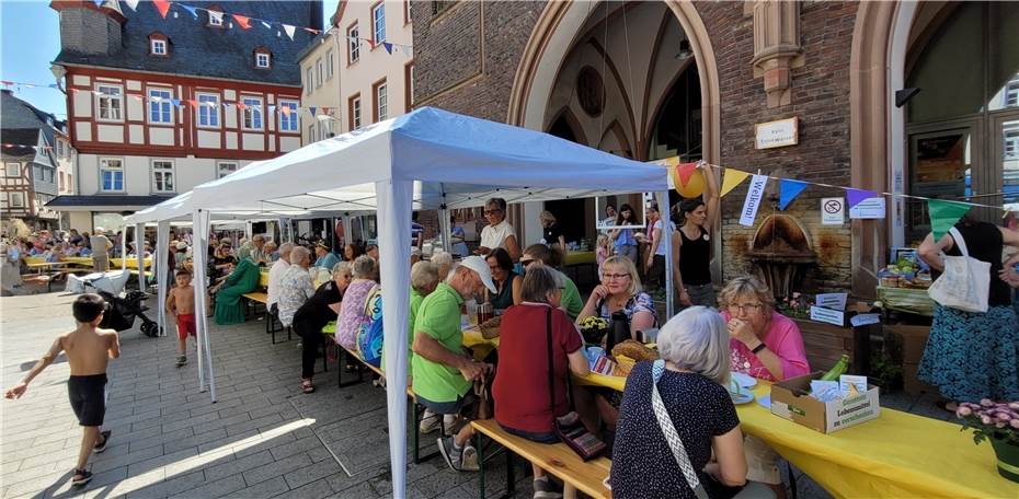 Spenden an deutsch-ukrainische Solidaritätspartnerschaft übergeben