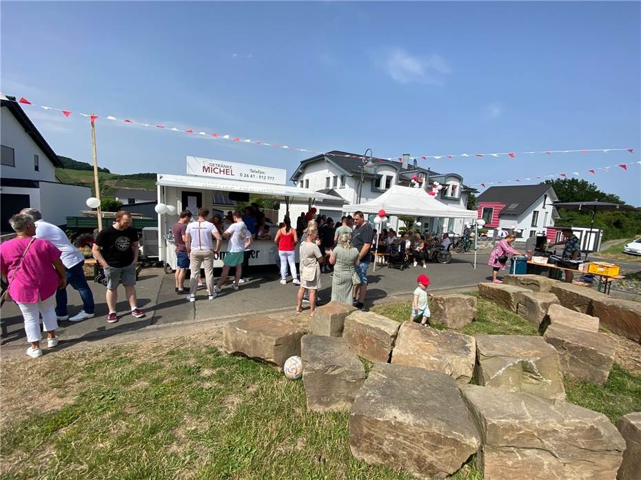 Straßenfest in der „Majestäten-Allee“