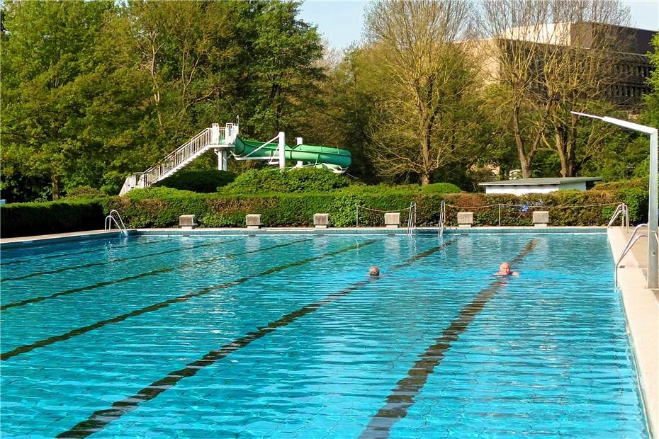 Schwimmen für
Frühaufsteher