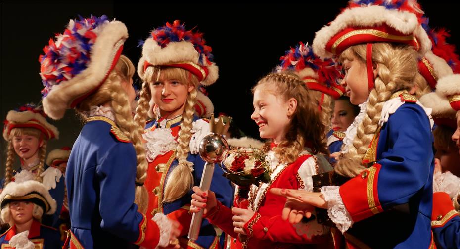 Kinderprinzessin Laura I.
eröffnet die fünfte Jahreszeit