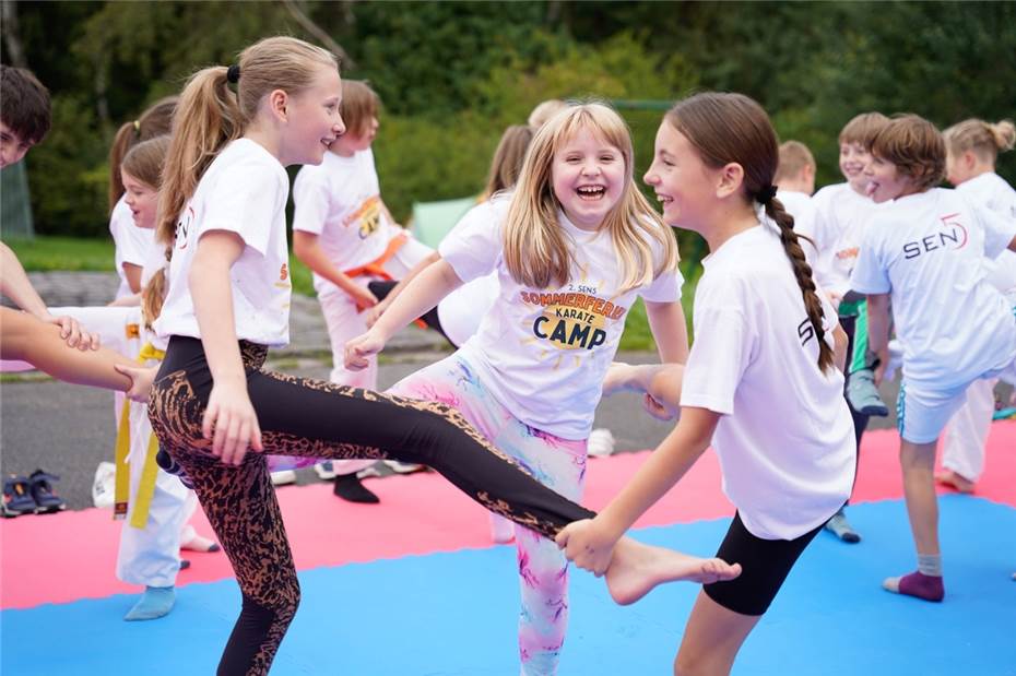 Sport und Spaß beim Karate-Sommerferien-Camp in der Eifel