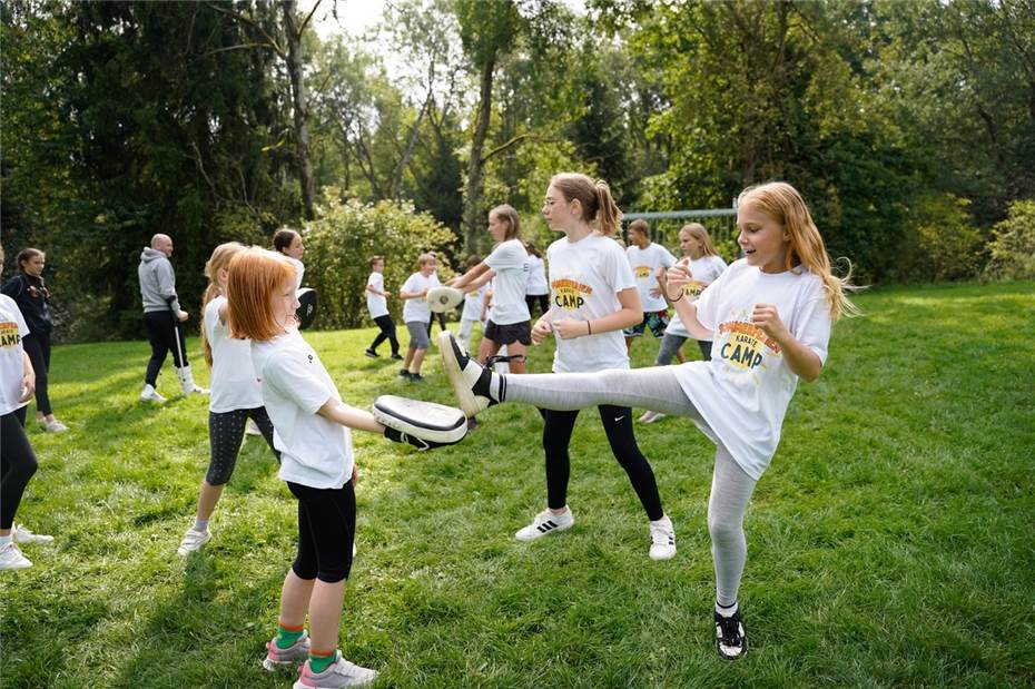 Sport und Spaß beim Karate-Sommerferien-Camp in der Eifel