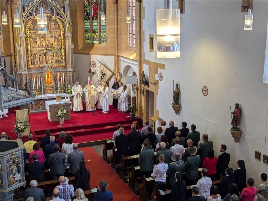 Die Niederwerther St. Georgskirche
wurde 550 Jahre jung