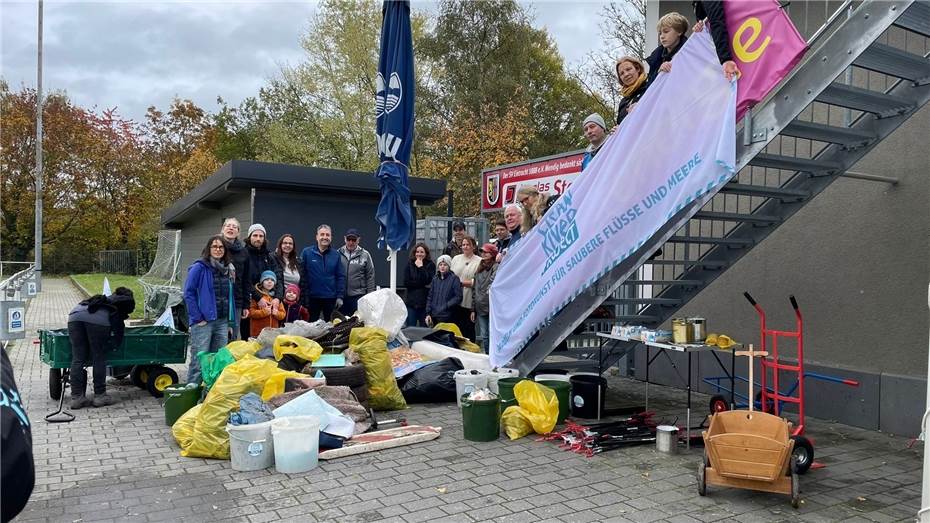 Müllsammelaktion rund ums Stadion