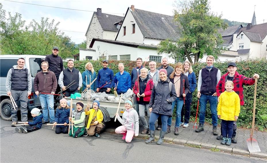 Groß und Klein packen mit an