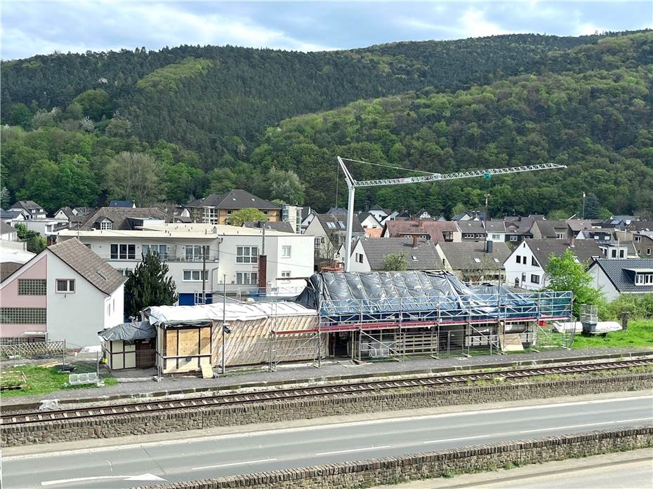 Ein Bahnhof zieht um