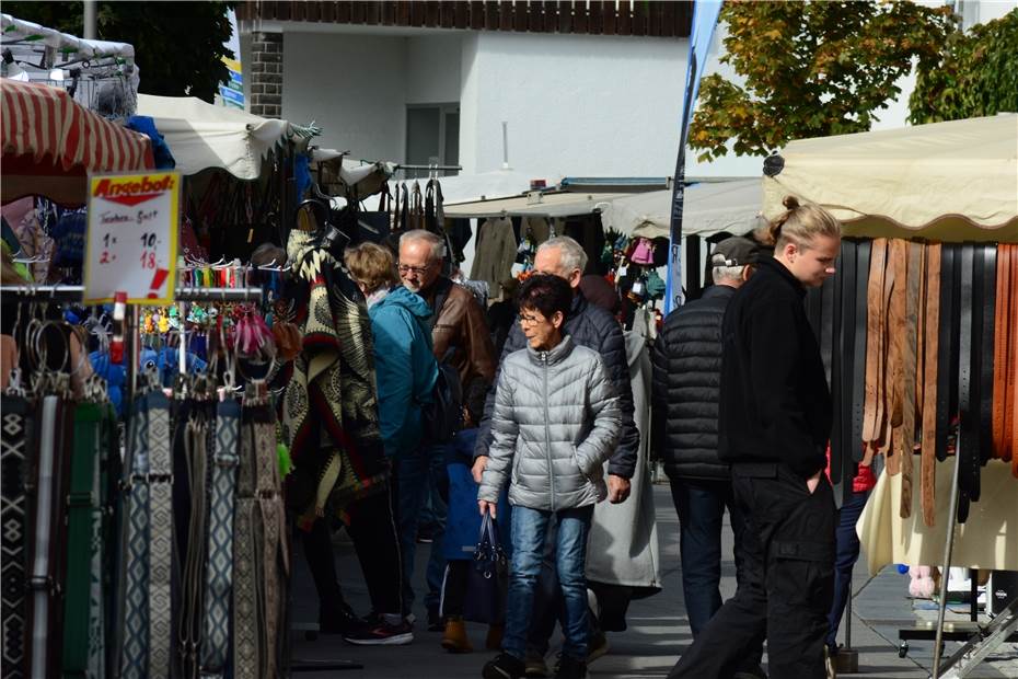 Vielfältiges Markttreiben lädt zum Stöbern ein