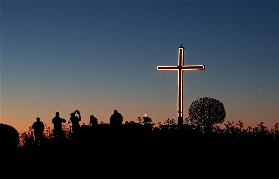 Lichterweg zum Hochkreuz