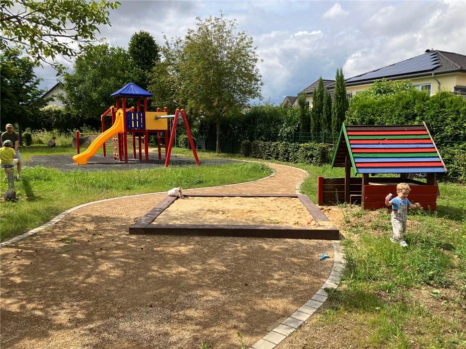 Spielplatz nach langer
Wartezeit wieder geöffnet