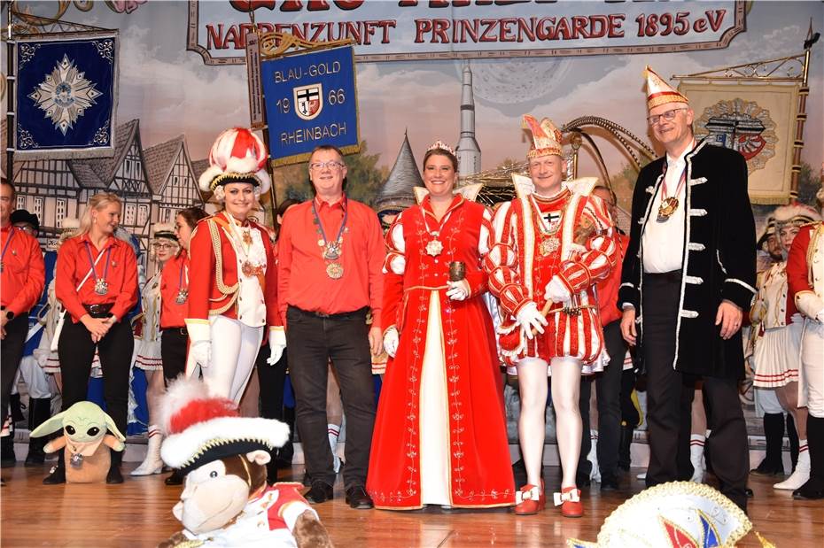 Sven I. und Tanja I. regieren in der Glasstadt