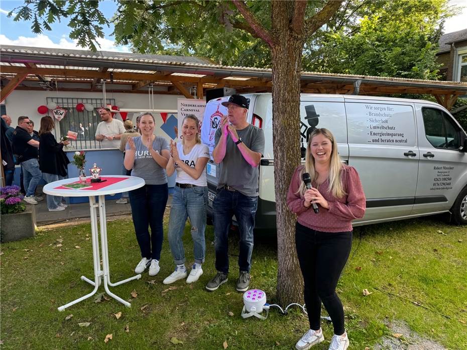 Treue Mitglieder beim Sommerfest
des Niederlahnsteiner Carneval Vereins geehrt