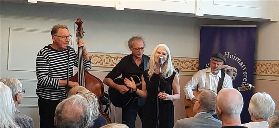 Vier Musiker versprühten
französisches Flair in Synagoge