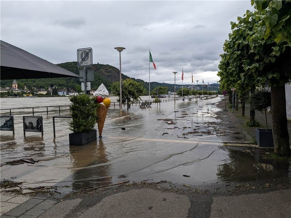 Remagen: Rhein tritt über die Ufer