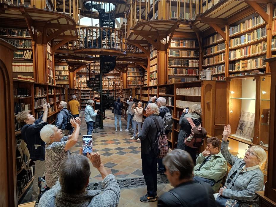 Die historische
Bibliothek begeisterte