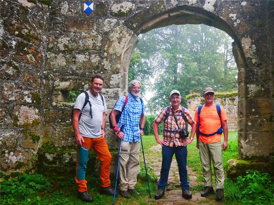 Wehrer Watzmänner wandern über den Pfälzer Waldpfad