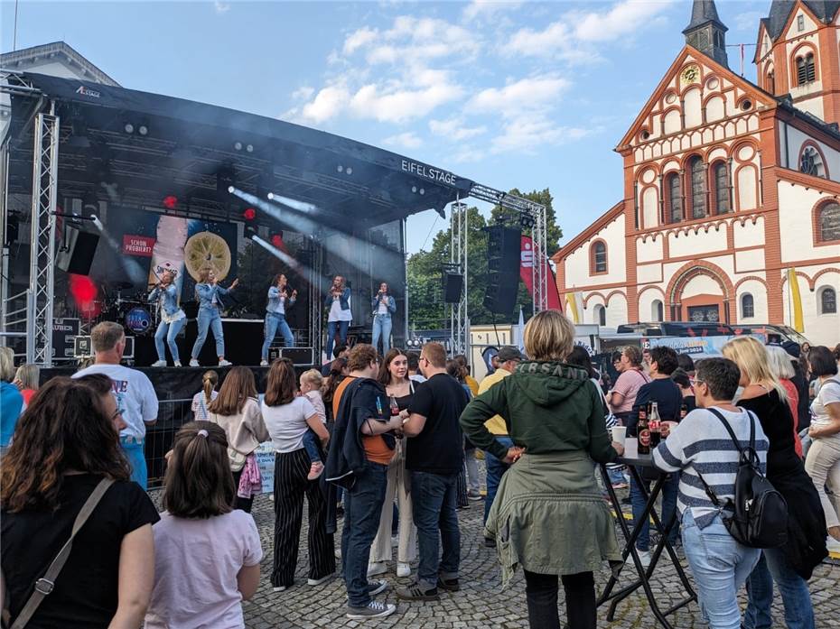 Sprudelndes Sinzig: Beste Stimmung bei kölschen Songs