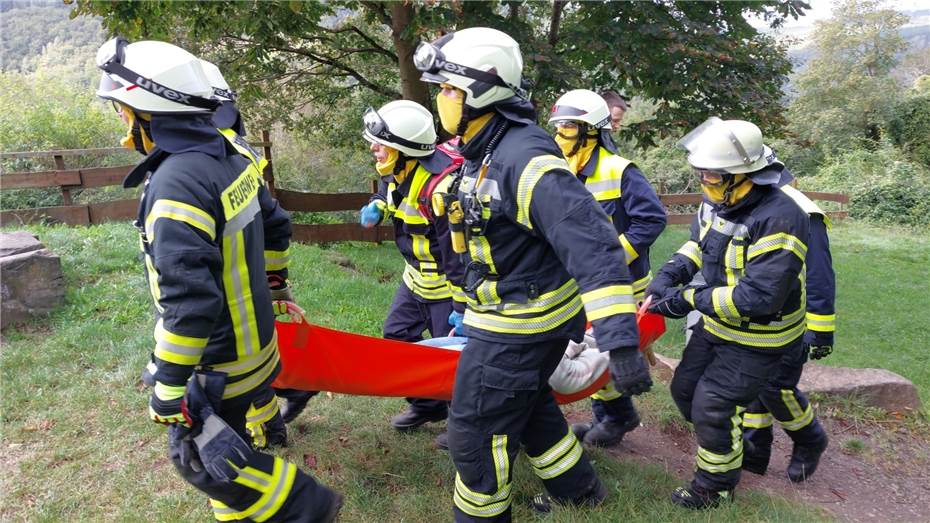 Mehr als 200 Einsatzkräfte üben Katastrophenszenario