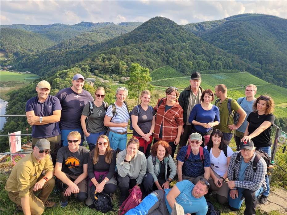 24 Norweger auf Forstexkursion in der Eifel