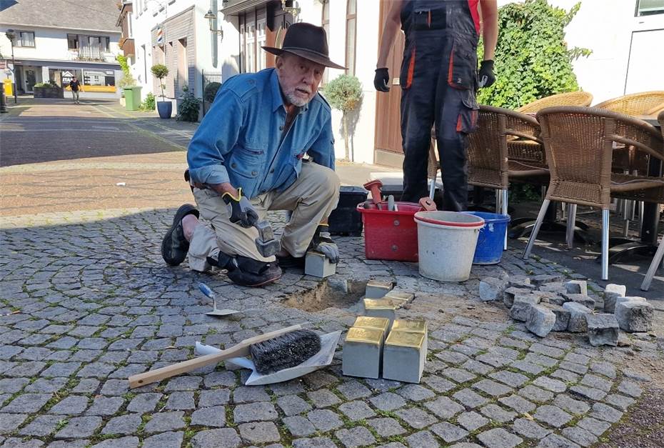 Erinnerung an ermordete Mitglieder dreier jüdischer Familien