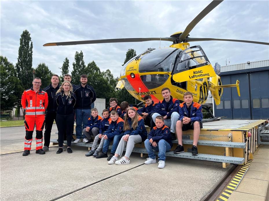 Feuerwehrnachwuchs besucht Rettungszentrum der Bundeswehr in Koblenz