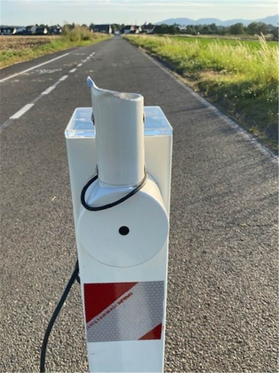 Fahrradstraßen-Schranke völlig zerstört