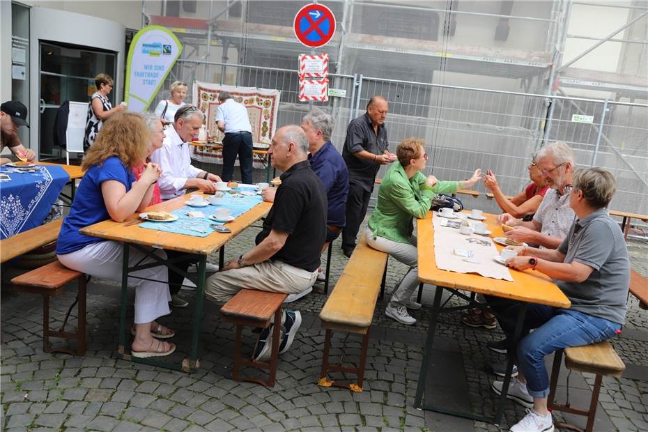 Feierstunde und faires Frühstück