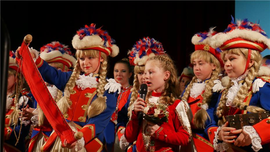 Kinderprinzessin Laura I.
eröffnet die fünfte Jahreszeit