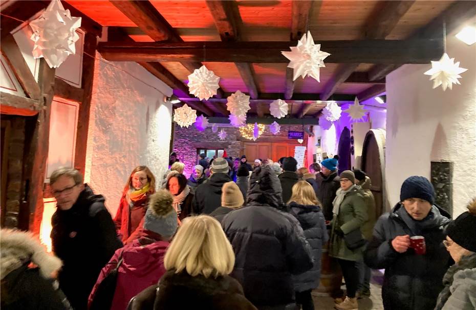 Traditioneller Weihnachtsmarkt lockte zahlreiche Besucher