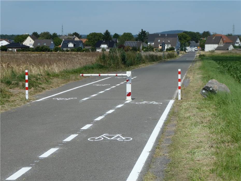 Schranke schafft endlich Verkehrssicherheit auf dem Berkumer Weg