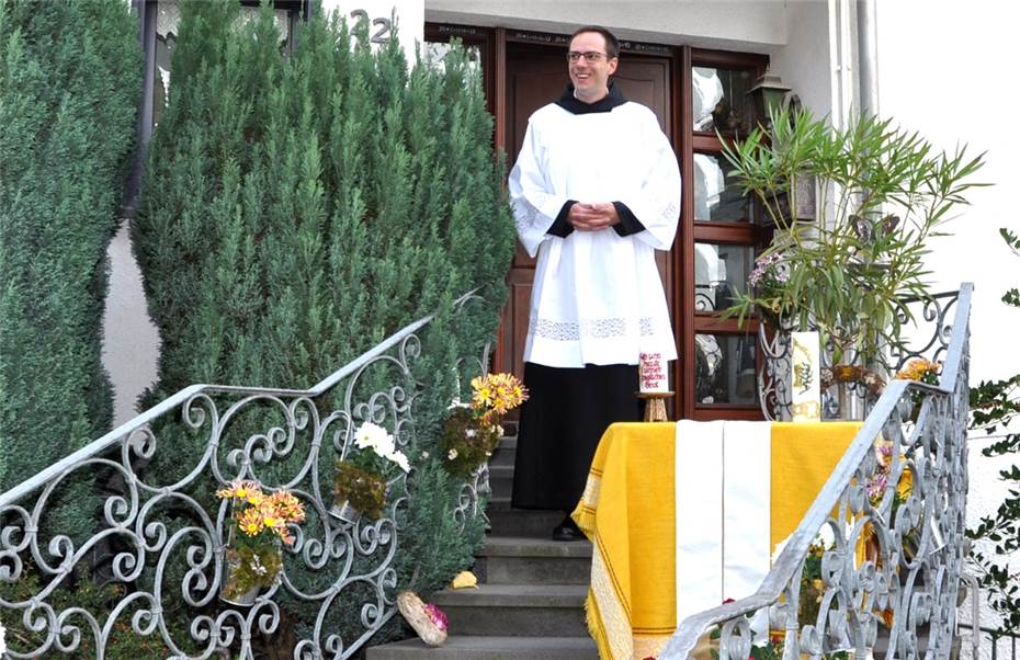 Viele Gläubige
freuten sich mit dem jungen Priester