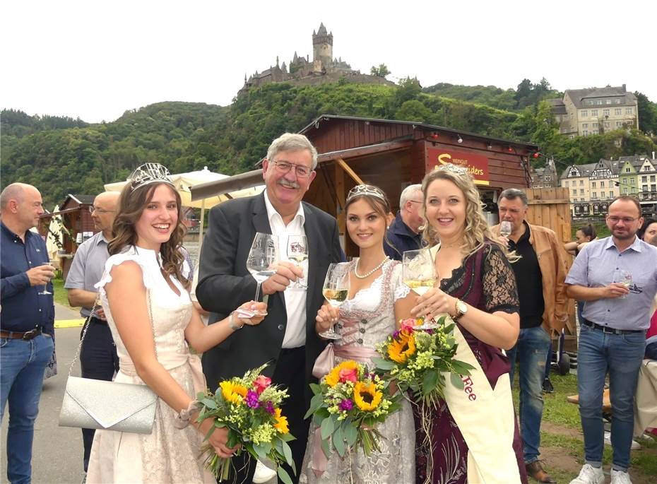 Von der Weinlage Rosenberg runter an die Mosel