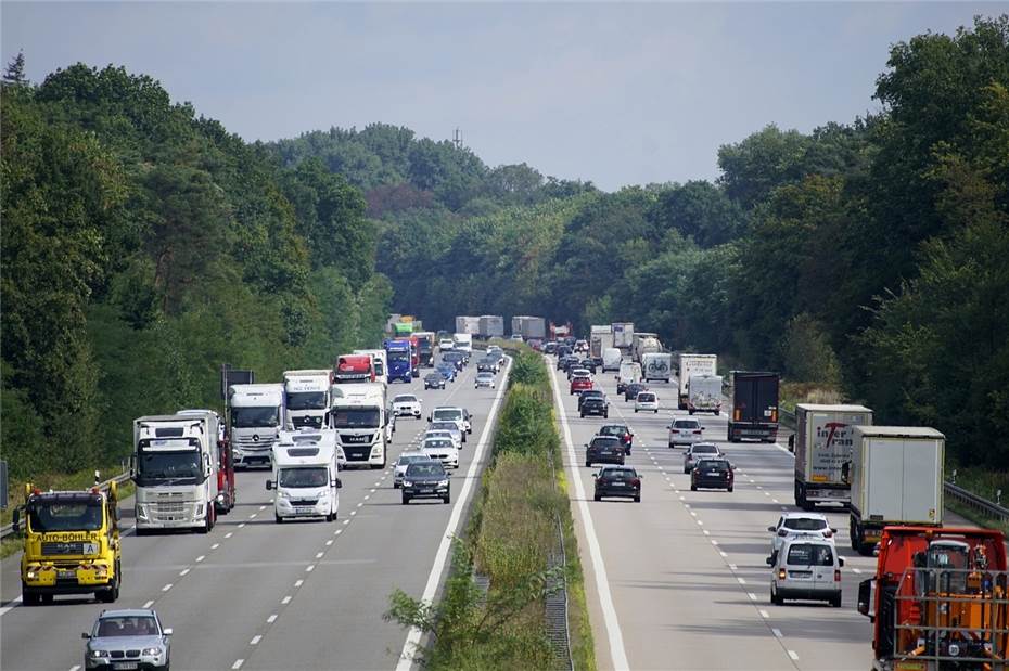 Prognose: Große Staugefahr auf den Routen in Richtung Heimat