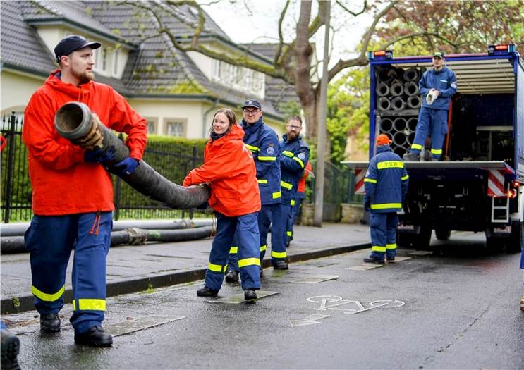 60 THW-Ortsverbände beseitigen bundesweit Unwetter-Schäden