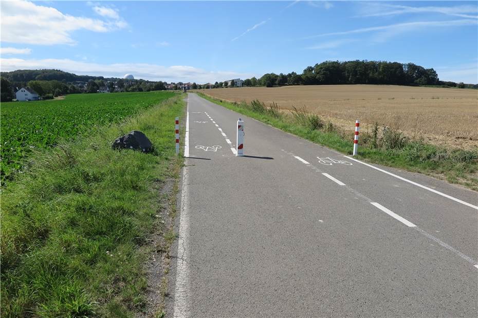 Fahrradstraßen-Schranke völlig zerstört