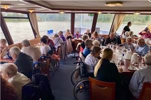 Toller Ausflug auf
Rhein und Mosel bei Kaffee und Kuchen